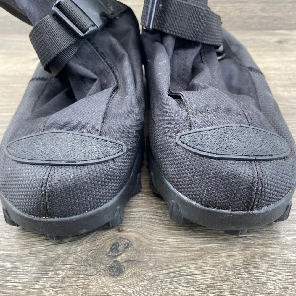 NEOS Navigator 5 Stabilicers Overshoe Size Medium Black Studded Snow Boots